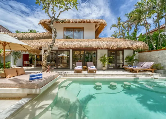 Villa Aurora - Private 6 Bdr Villa In Seminyak, Prime Location, Pool & Garden