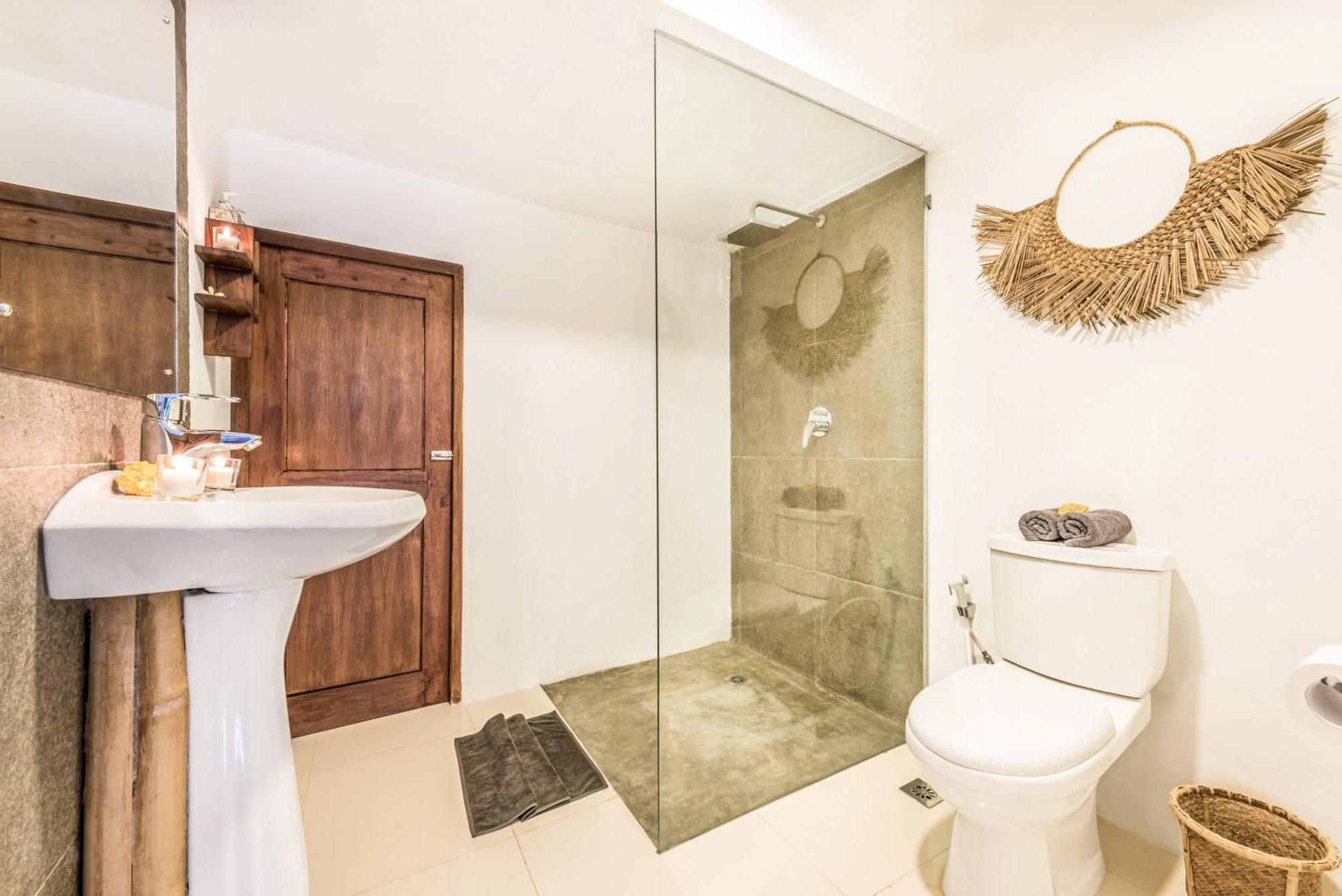 Aurora - Private 6 Bdr In Seminyak, Prime Location, Pool & Garden