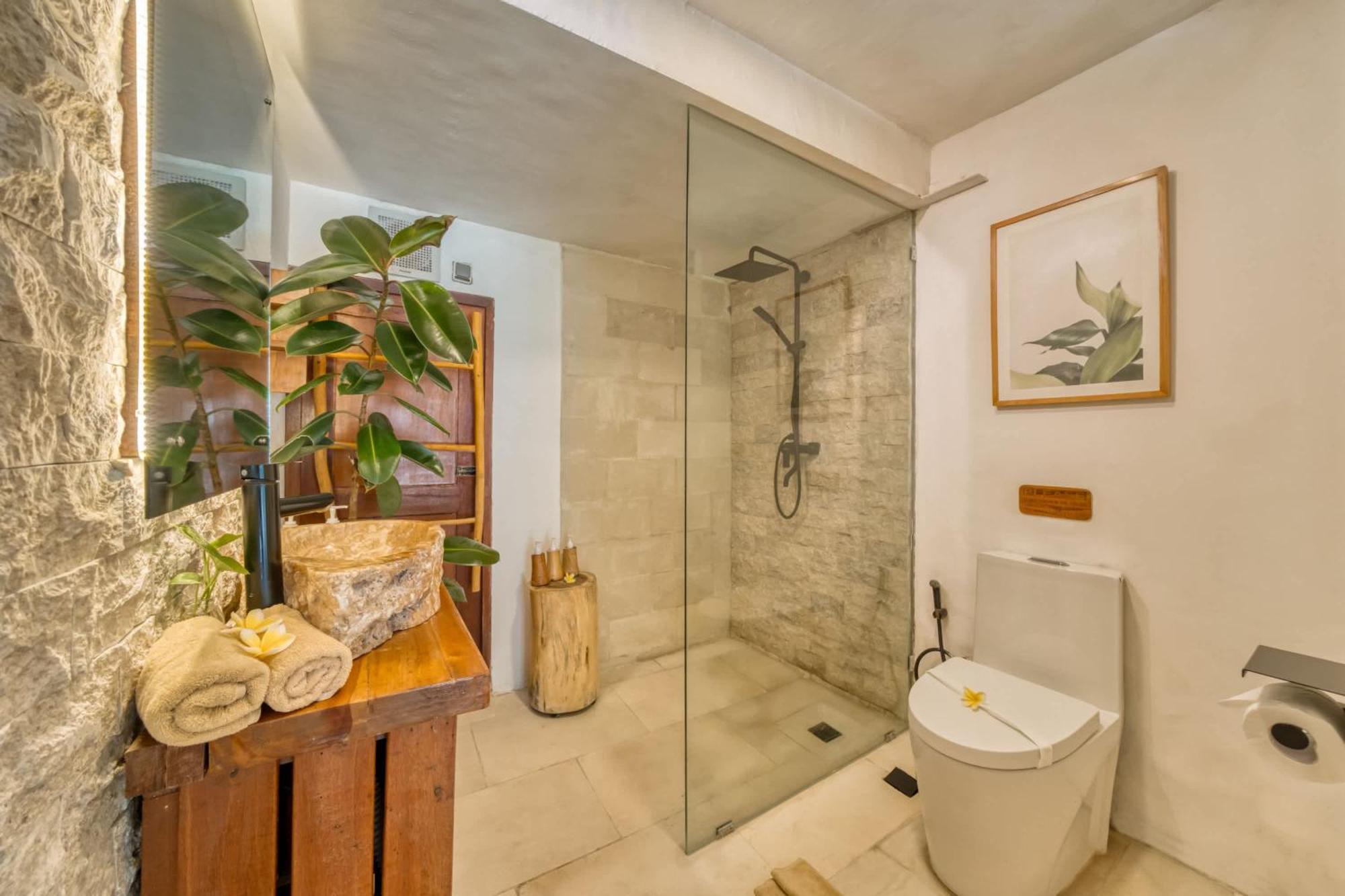 Aurora - Private 6 Bdr In Seminyak, Prime Location, Pool & Garden *