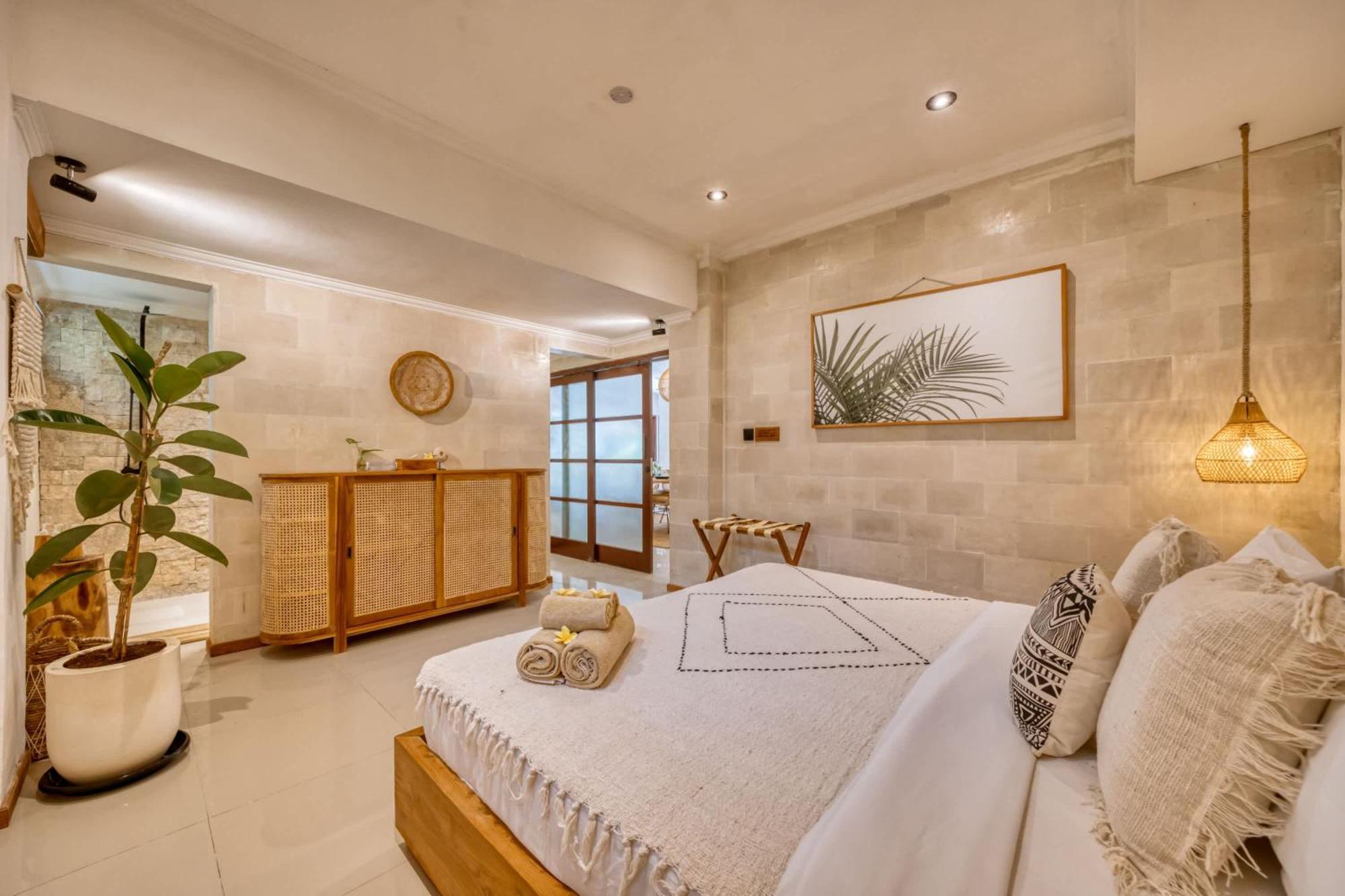 Aurora - Private 6 Bdr In Seminyak, Prime Location, Pool & Garden Villa