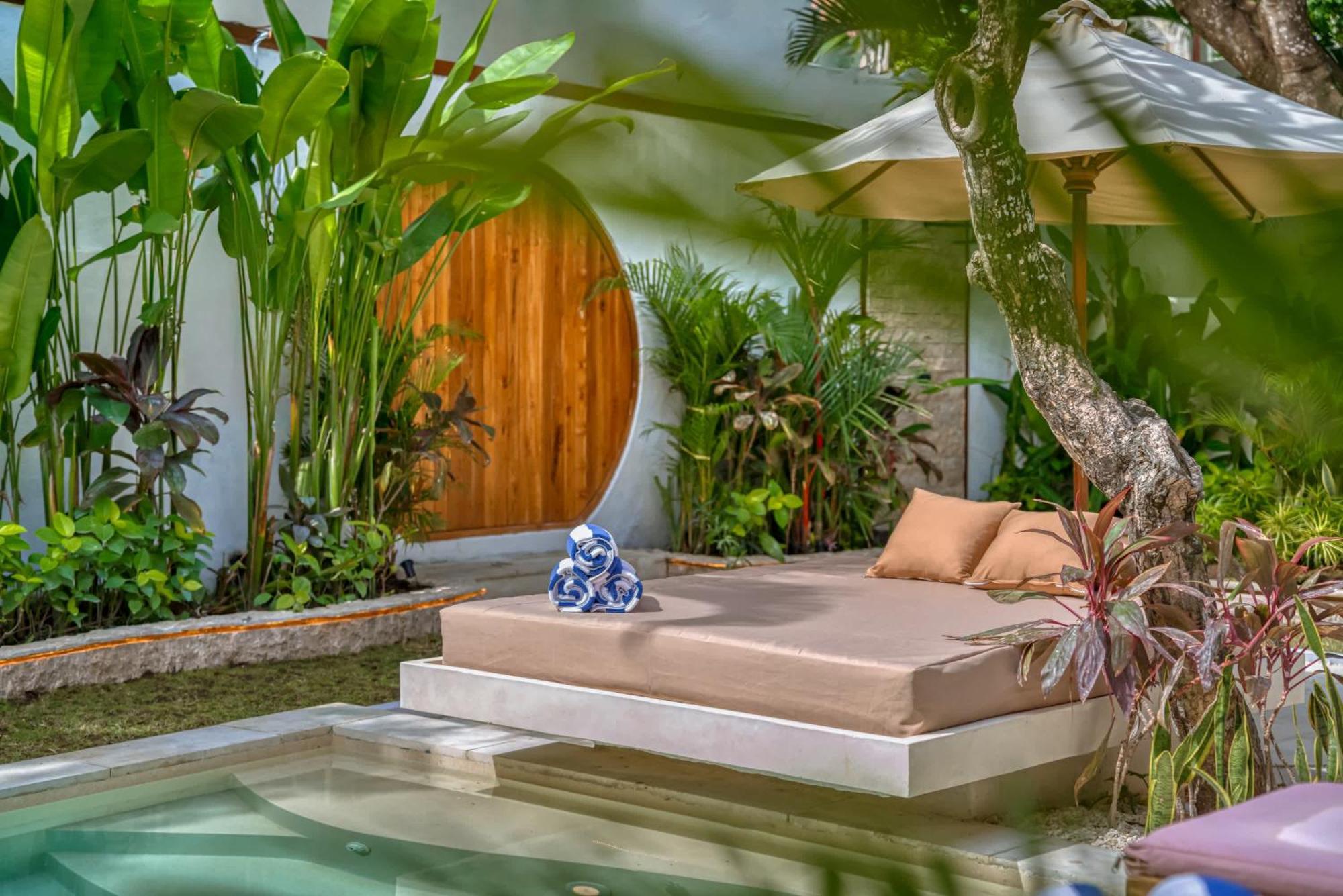Aurora - Private 6 Bdr In Seminyak, Prime Location, Pool & Garden Villa *