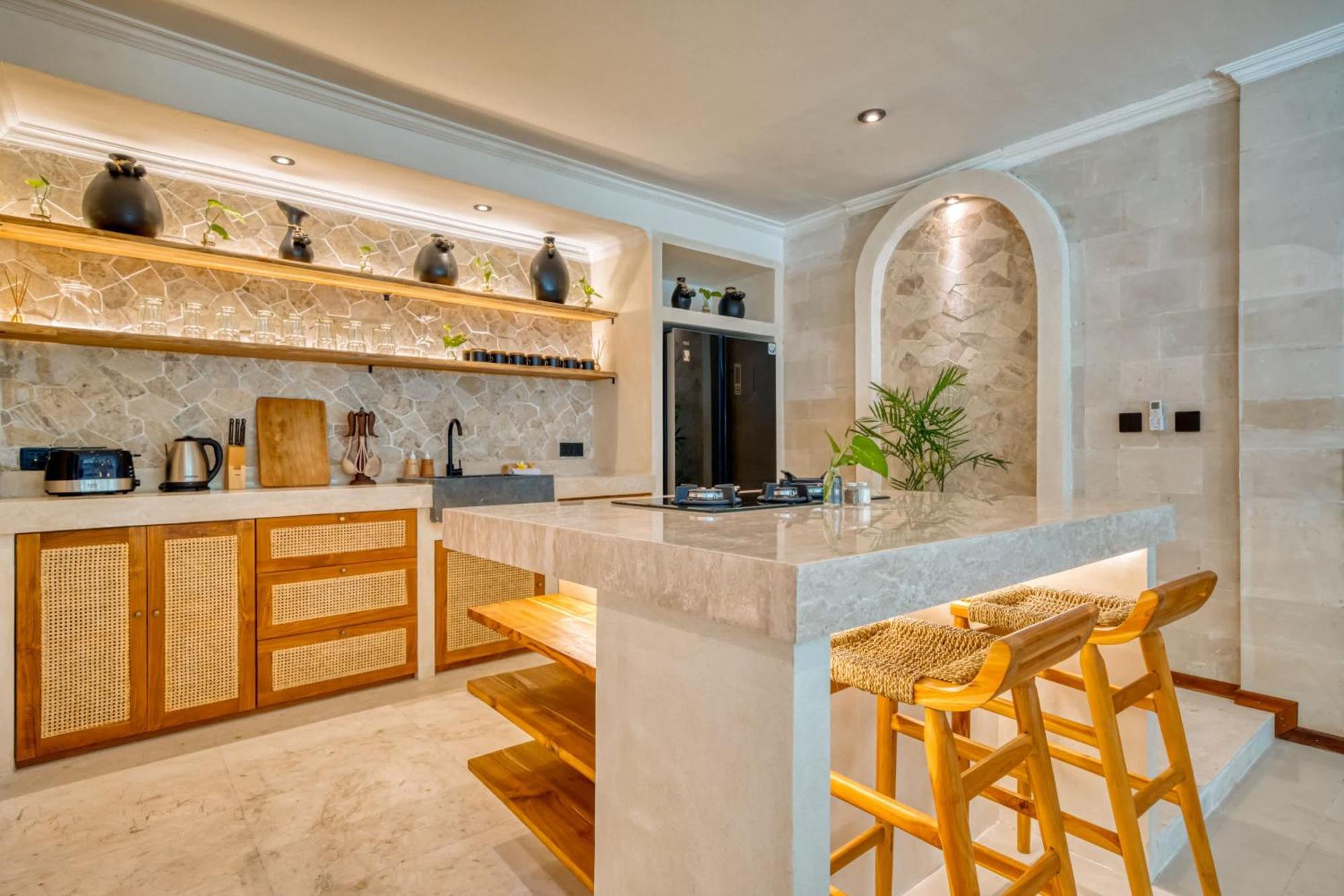 Aurora - Private 6 Bdr In Seminyak, Prime Location, Pool & Garden *