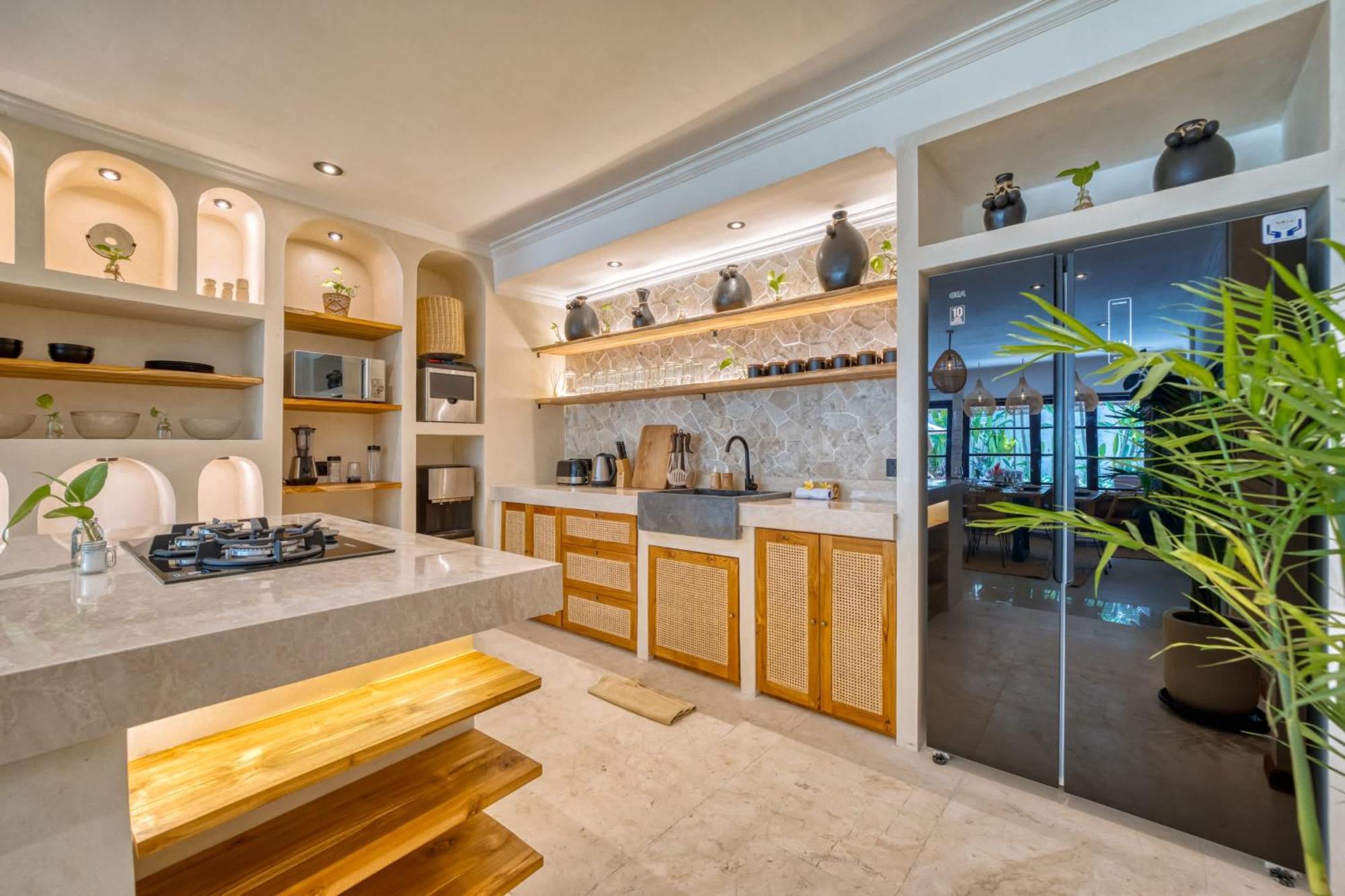 Aurora - Private 6 Bdr In Seminyak, Prime Location, Pool & Garden